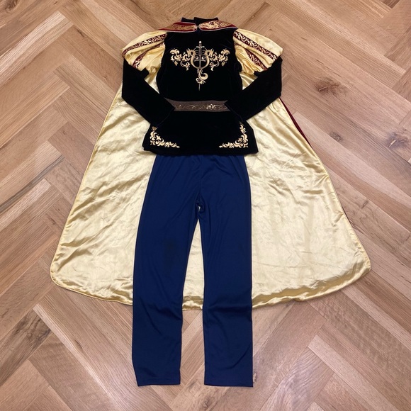 Disney Boy’s Sleeping Beauty Prince Phillip Costume - Picture 2 of 14